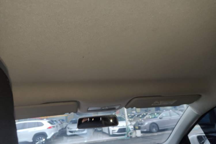 Used Volkswagen Jetta 2015 1.6L Manual Fashion Edition