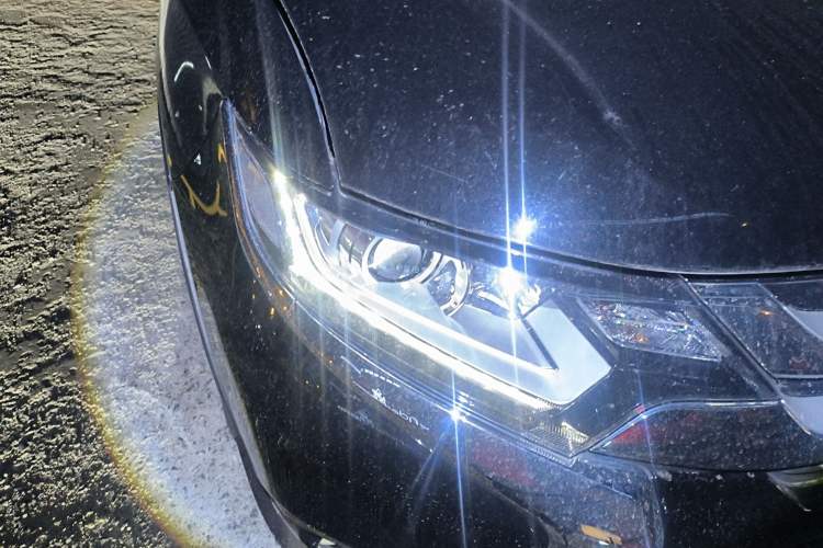 Used Mitsubishi Outlander 2017 2.0L Two-Wheel Drive Glory Edition 5 Seats Right Front Headlight