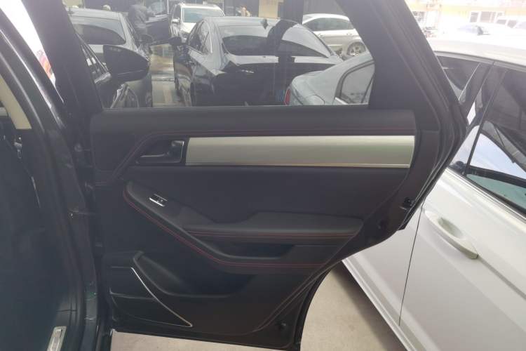 Used BYD Tang New Energy 2018 DM 2.0T All-Wheel Drive Smart Connectivity Luxury Model 7 Seats China V Emission Standard