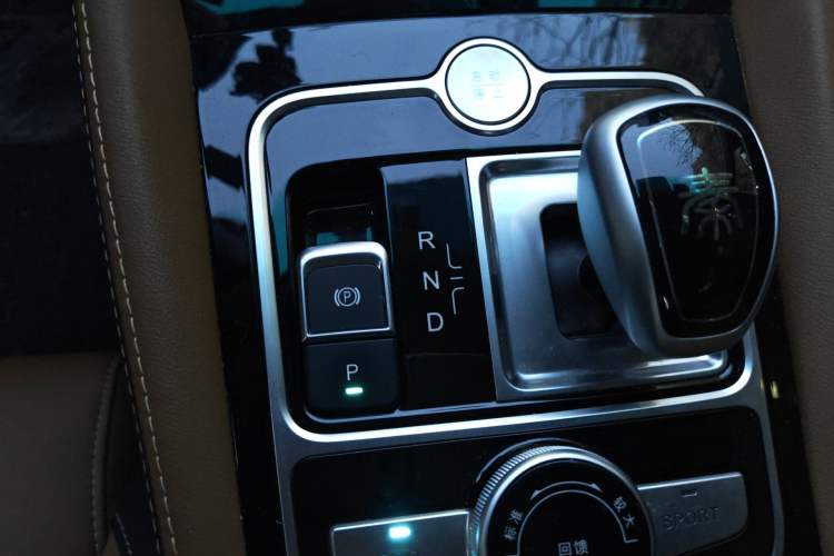 Used BYD Qin New Energy 2018 Qin EV450 Smart Connect Prestige Model Gear Lever