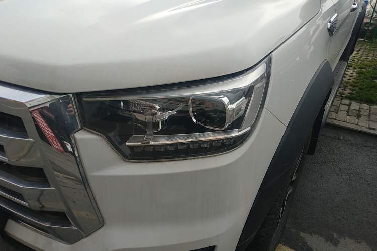 Used JAC T8 2021 2.0T PRO Diesel Two-Wheel Drive Sharp Edition Standard Dual HFC4DB2-2E