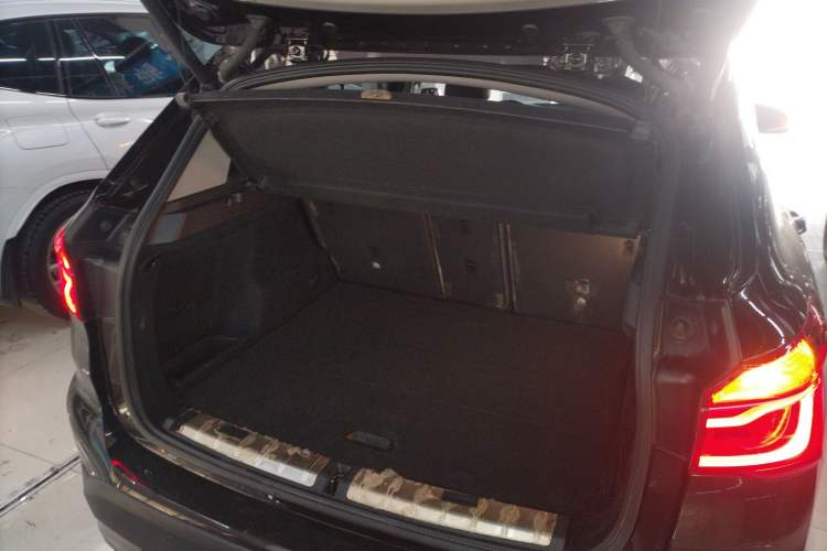 Used BMW X1 2018 sDrive18Li Luxury Model
