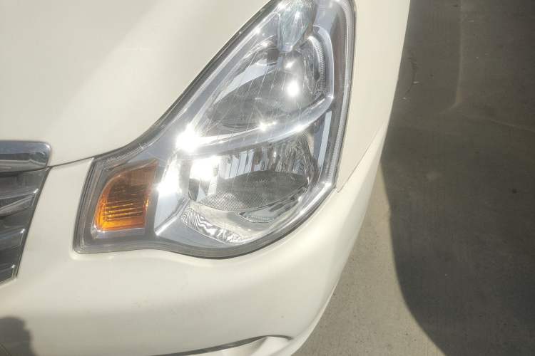 Used Nissan Sylphy 2012 Classic 1.6XE Automatic Comfort Edition Left Front Headlight