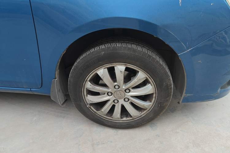 Used BYD Surui 2012 1.5L Manual Luxury Version Right Front Wheel Hub
