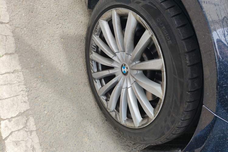 Used BMW 7 Series 2019 730Li Luxury Package Right Front Wheel Hub