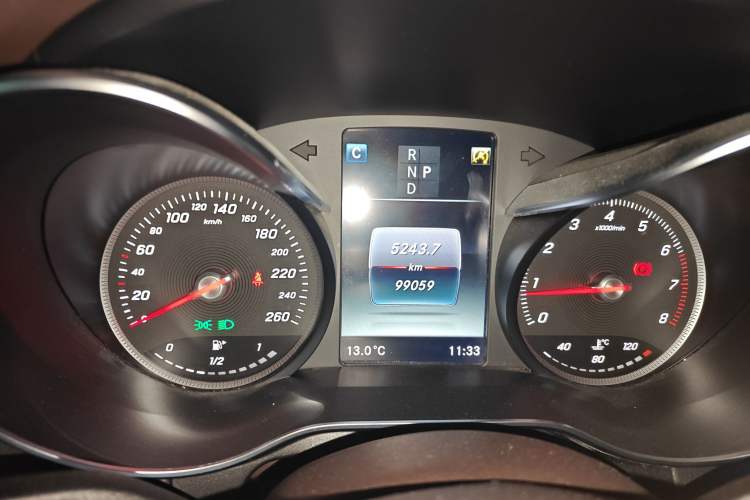 Used Mercedes-Benz GLC 2018 Facelift GLC 260 4MATIC Luxury Edition
