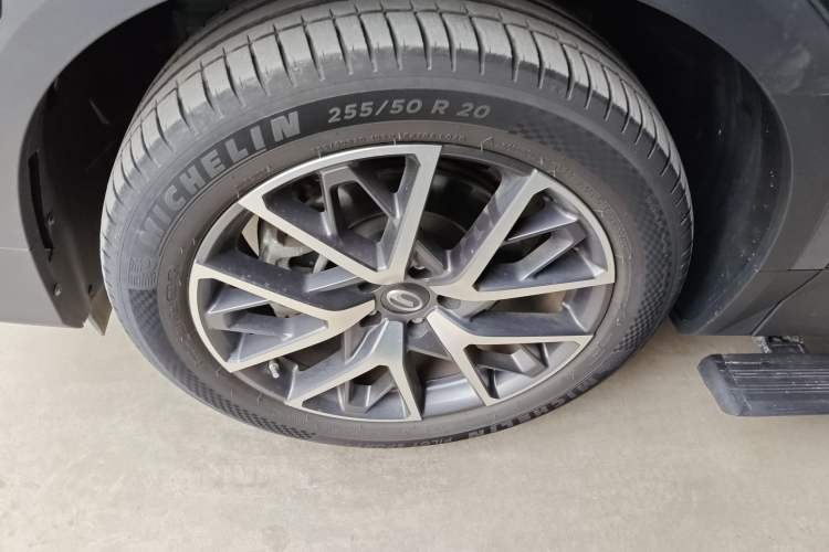 Used GAC Trumpchi GS8 2022 Linghang Series 2.0 TGDI Two-Wheel-Drive Luxury Smart Connectivity Version (7 Seats) Exterior 2