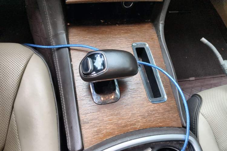 Used Chrysler 300C 2012 3.6L Luxury Edition
