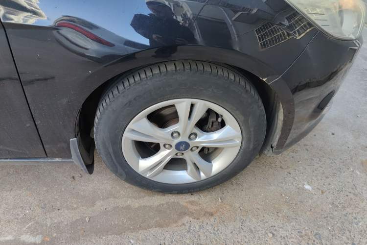 Used Ford Focus 2012 Sedan 1.6L Automatic Fashion Edition
