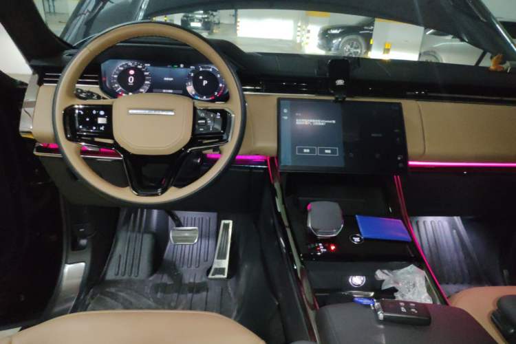 Used Land Rover Range Sport 2024 400PS Dynamic SE Center Console