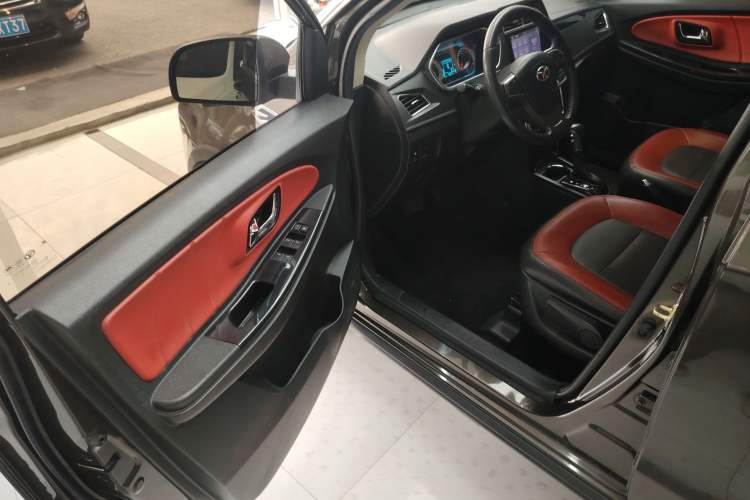 Used FAW Yingzhi G3 2016 G3S 1.5L CVT Luxury Navigation Edition
