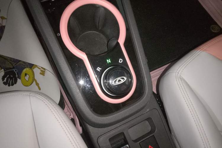 Used Chery New Energy Little Ant 2022 Sweet Pink Edition Half-Sugar Version Lithium Iron Phosphate 29.2 kWh 30 kW 301 km Gear Lever