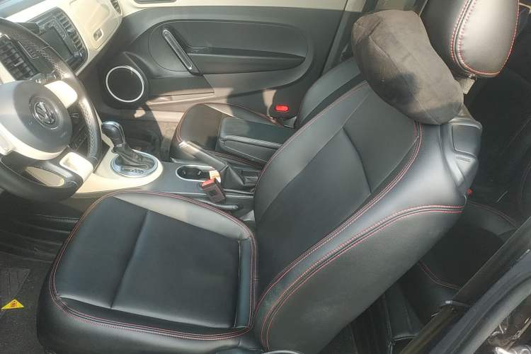 Used Volkswagen Beetle 2018 180TSI Joyful Orange Edition
