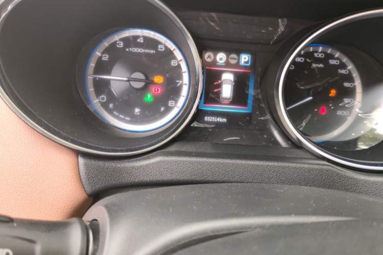 Used Dongfeng Aeolus AX4 2018 1.6L DCT Trendy & Stylish Model with Sunroof Odometer Close Up