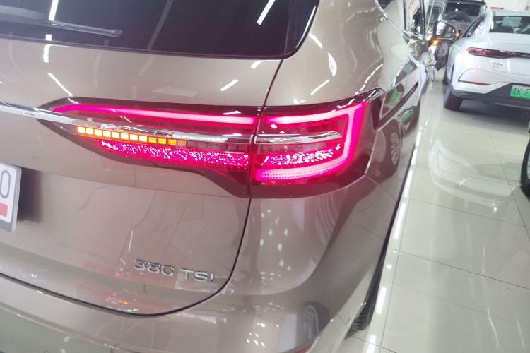 Used Volkswagen Viloran 2023 380TSI Luxury Edition