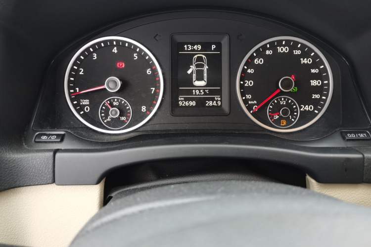 Used Volkswagen Tiguan 2013 1.8 TSI Automatic Two-Wheel Drive Comfort Edition Odometer Close Up