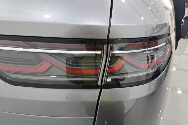 Used BYD Song L DM-i 2025 Intelligent Driving Version 160 km Beyond-Range Type