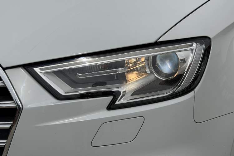 Used Audi A3 2019 Limousine 35 TFSI Ambition China V Left Front Headlight