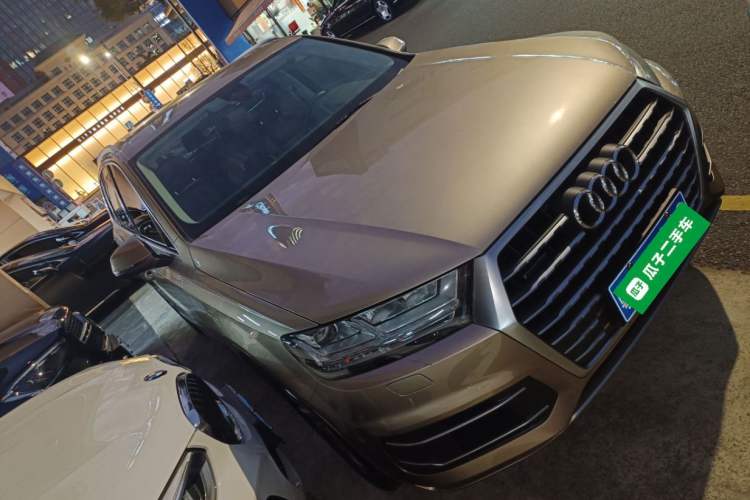 Used Audi Q7 2018 40 TFSI Comfort Model

