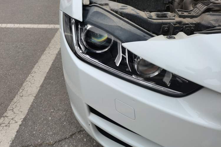 Used Jaguar XEL 2019 2.0T 200 PS Elite Edition Right Front Headlight