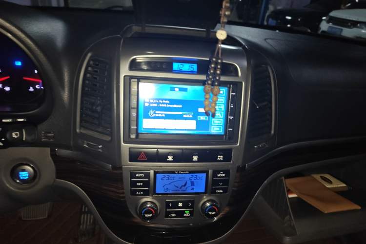 Used Hyundai Santa Fe Classic 2010 2.4 Luxury Edition 7-Seater Four-Wheel Drive