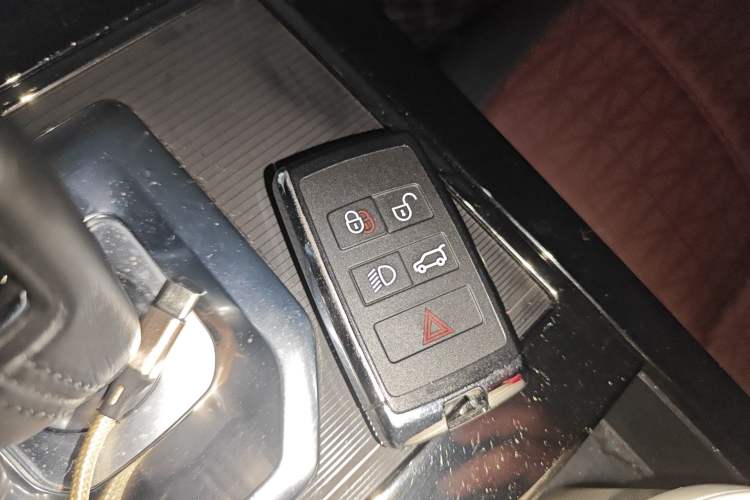 Used Land Rover Range Evoque 2021 Range Rover Velar L 249PS R-Dynamic First Edition
