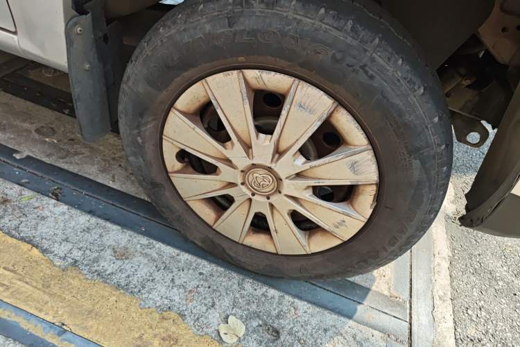 Used CHANGAN KAICHENG Shenqi F30 2018 1.5L Comfort Plus Long Wheelbase DAM15L Right Front Wheel Hub