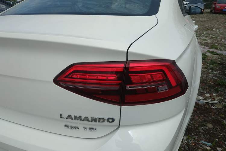 Used Volkswagen Lamando 2019 230TSI DSG Vision Edition China VI Standard Right Rear Taillight