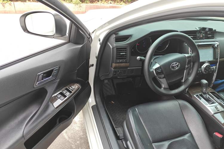 Used Toyota Reiz 2013 2.5S Elite Edition Driver Seat