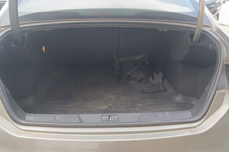 Used Citroen C4L 2014 1.8L Intelligent Drive Manual Enjoyment Model
