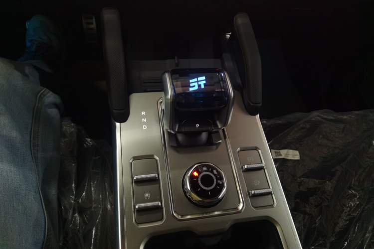 Used JETOUR Shanhai Traveler C-DM 2026 Model 212km Crossroad Gear Lever