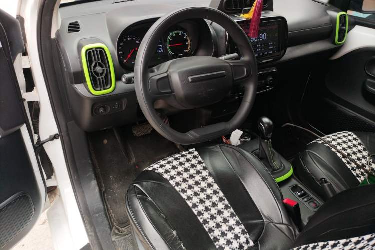 Used Roewe Clever 2021 302 km New Four-Seater Super-Efficient Version