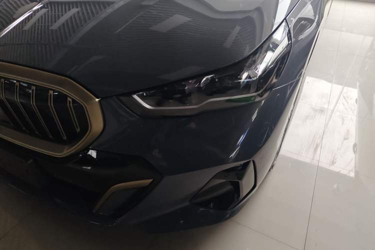 Used BMW 5 Series 2024 530Li Luxury Edition M Sport Package Left Front Headlight