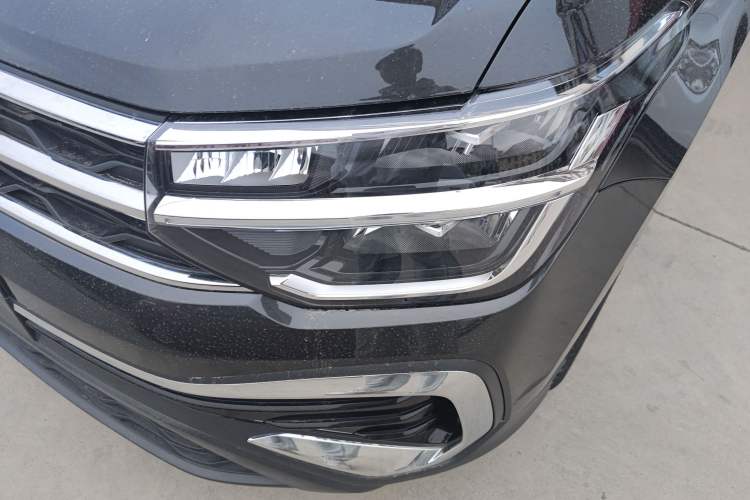 Used Volkswagen Tharu 2023 300TSI Two-Wheel-Drive Moonlight Edition