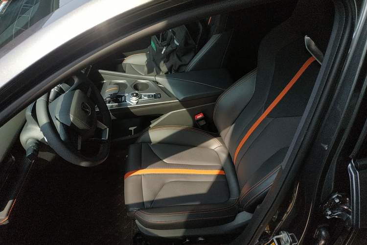 Used CHANGAN UNI-V 2024 1.5T Prestige Edition
