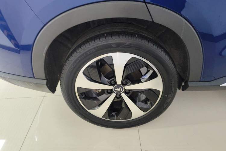 Used BYD Song PLUS New Energy 2021 DM-i 110KM Flagship PLUS Right Rear Wheel Hub
