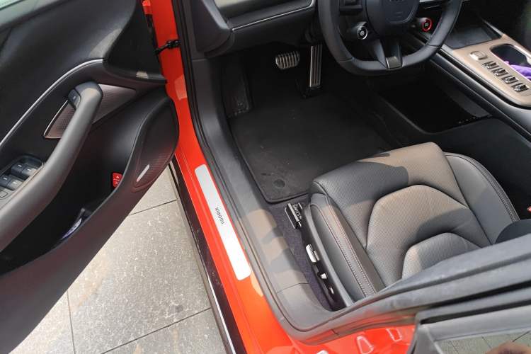 Used Xiaomi Auto SU7 2024 Four-Wheel Drive Ultra-Long Range Advanced Intelligent Driving Max Edition
