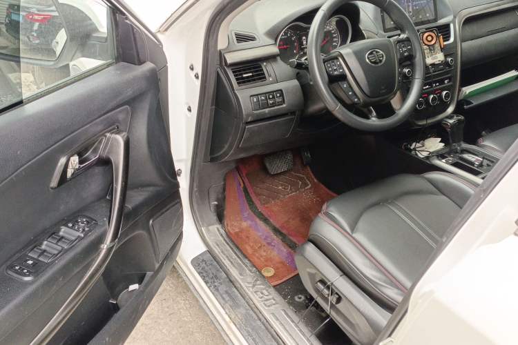 Used Bestune X80 2017 1.8T Automatic Luxury Model Driver Seat