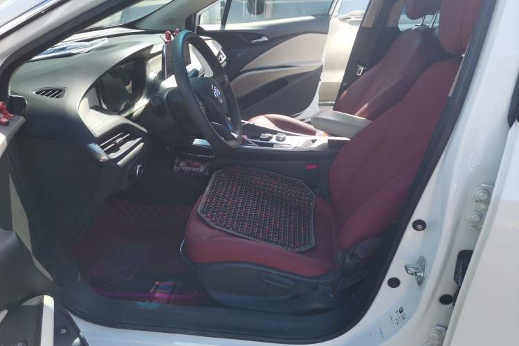 Used Buick Velite 6 2020 Plug-in Hybrid Connected Fashion Model
