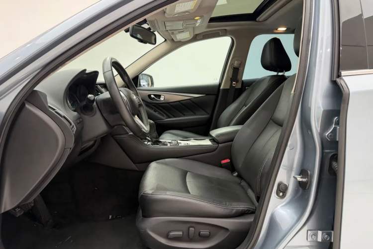 Used Infiniti Q50L 2018 2.0T Enjoyment Version China V Standard
