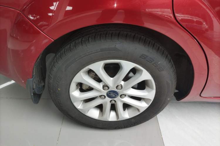 Used Ford Focus 2013 Hatchback Classic 1.8L Automatic Base Model