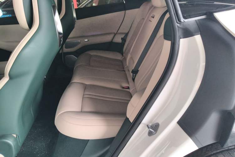 Used Xiaomi Auto YU7 2025 Ultra-Long Range High-Performance All-Wheel-Drive Max Edition Left Rear Seat