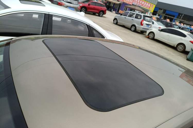 Used Volkswagen Sagitar 2015 1.6L Manual Comfort Model