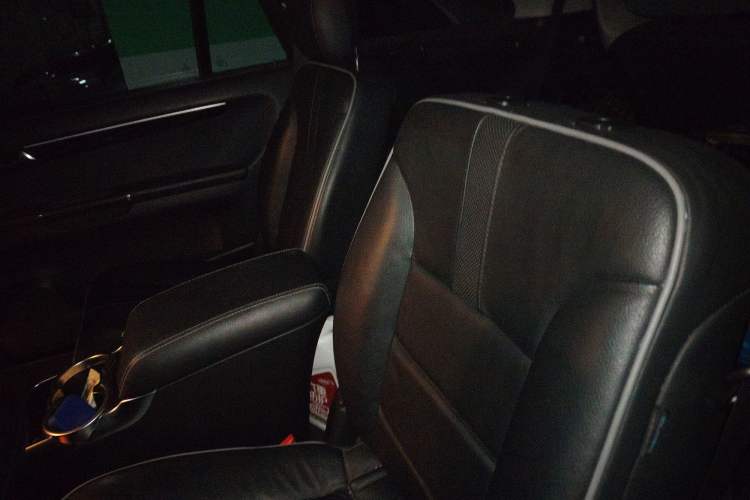 Used Mercedes-Benz R-Class 2014 R 400 4MATIC Business Model Interior 4