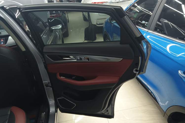 Used Changan CS85 COUPE 2023 1.5T DCT Luxury Version
