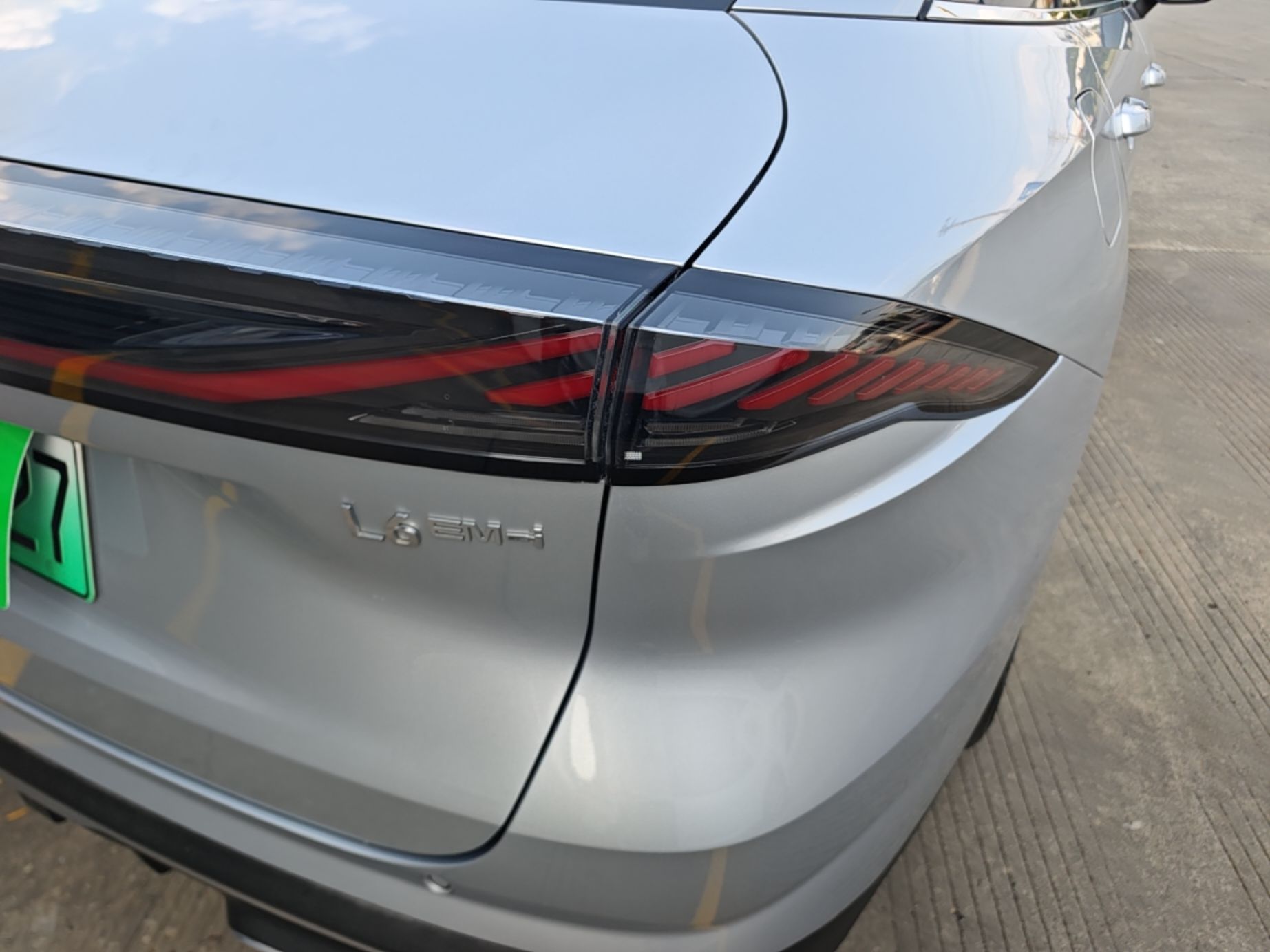 Geely Galaxy L6 2025 EM-i 60km Launch Edition — снимка 9
