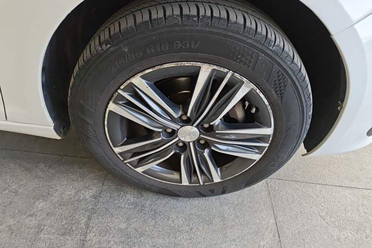 Used Peugeot 308 2016 1.6L Automatic Fashion Edition
