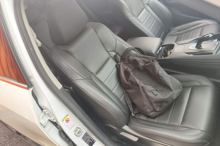 Used Haval F7 2020 2.0T Two-Wheel Drive i-Active Right Front Seat