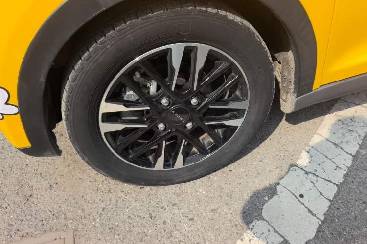 Used Chery Little Ant 2022 Revised Version Sweet Pink Edition Half-Sugar Version Lithium Iron Phosphate 30.7 kWh 30 kW 301 km
