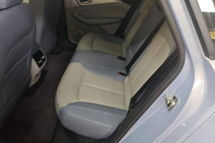 Used Rising ER6 2020 620 km Smart Edition
